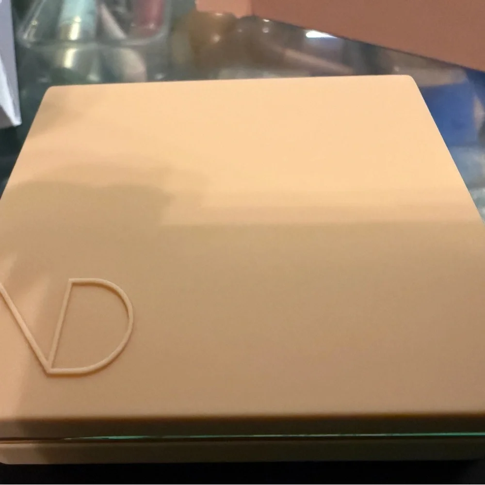 Natasha Denona HY-GLAM Powder Foundation - Tan - Picture 4 of 5